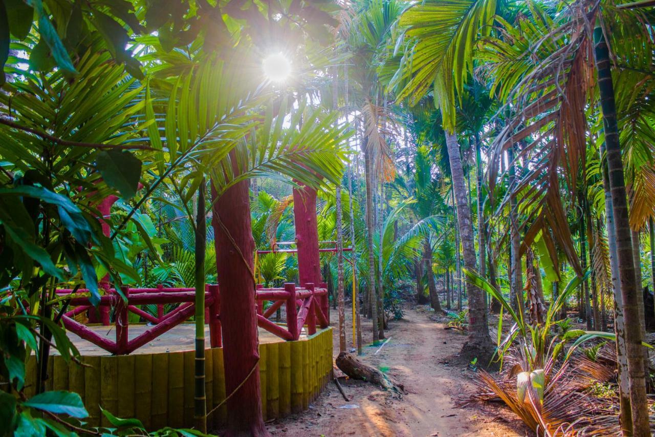 Maitreya Beach Resort Diveagar Exterior photo