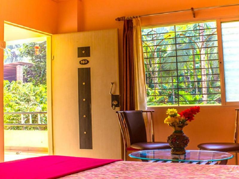 Maitreya Beach Resort Diveagar Exterior photo